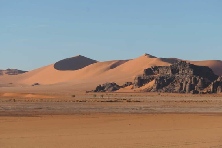 Tin Merzouga Düne mit Felsen